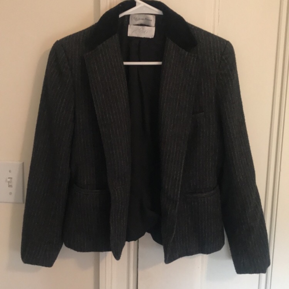 Vintage Evan Picone blazer with velvet collar